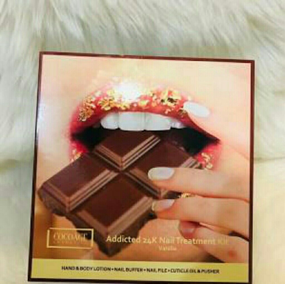 Addicted 24K Nourishing Nail Kit - Vanilla